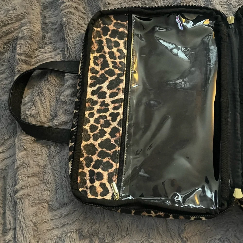 Betsey Johnson Black and Pink Bow Leopard Travel Bag - Picture 5 of 6